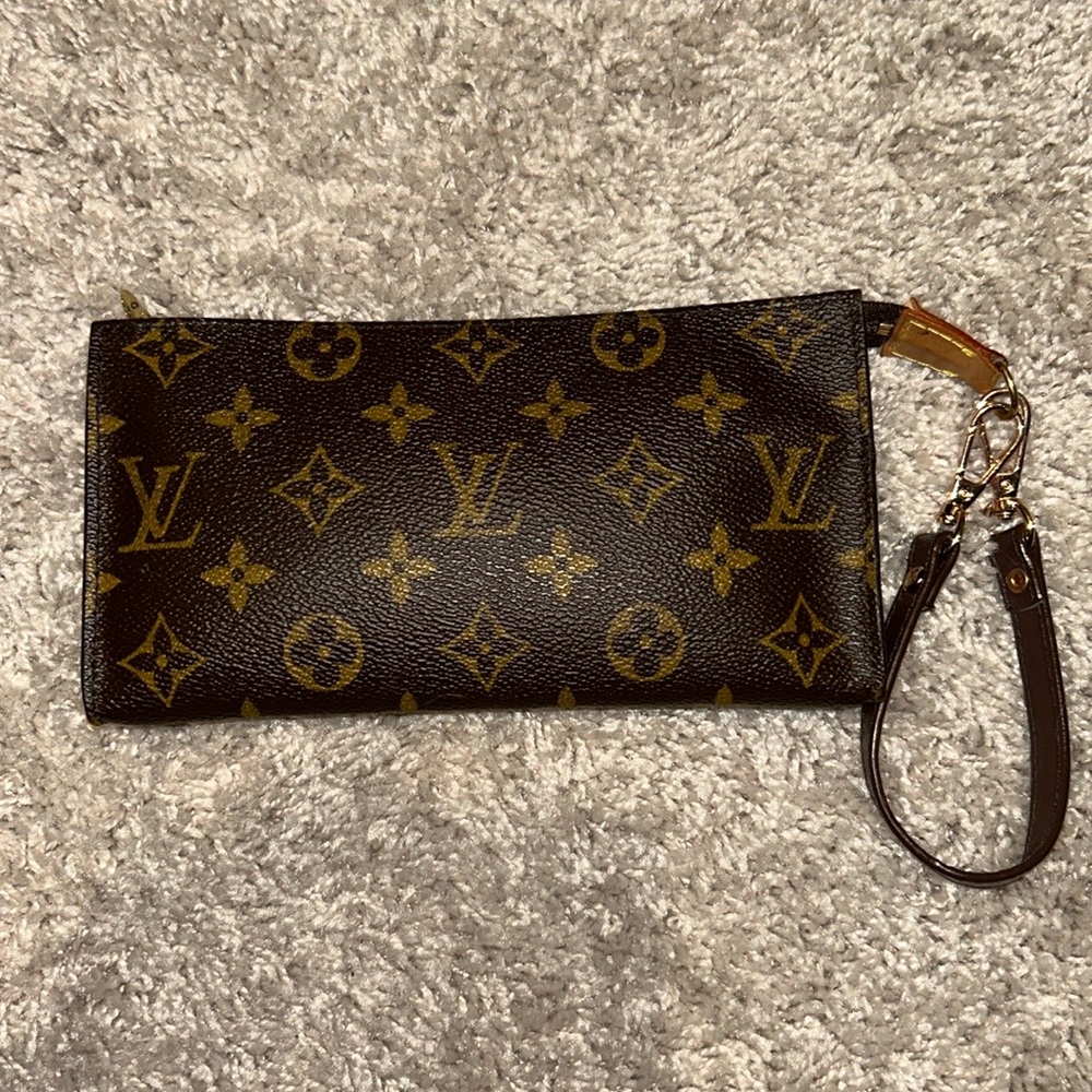 LOUIS VUITTON  PM POUCH clutch MONOGRAM CANVAS authentic-read description